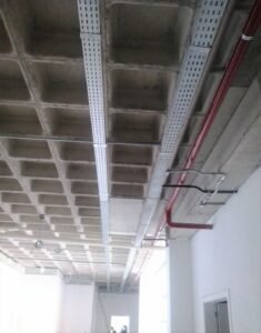 serviço-instalação-de-eletrodutos-eletrocalhas-canaletas-leito-para-cabos-fios